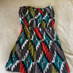 Strapless patterned dress